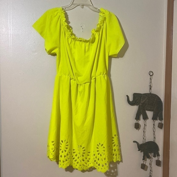 Dresses & Skirts - Neon green dress